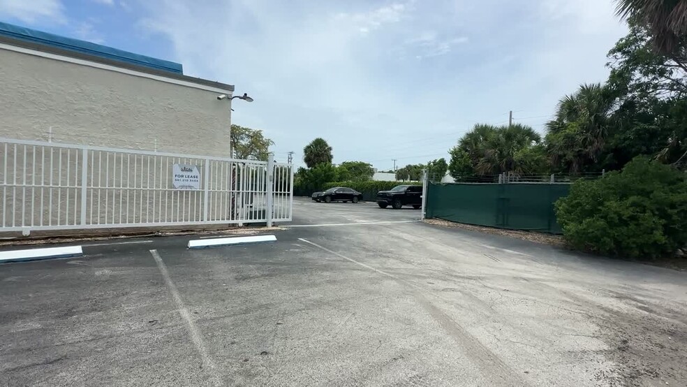 Primary Photo Of 98 NW 40th St, Boca Raton Light Manufacturing For Lease