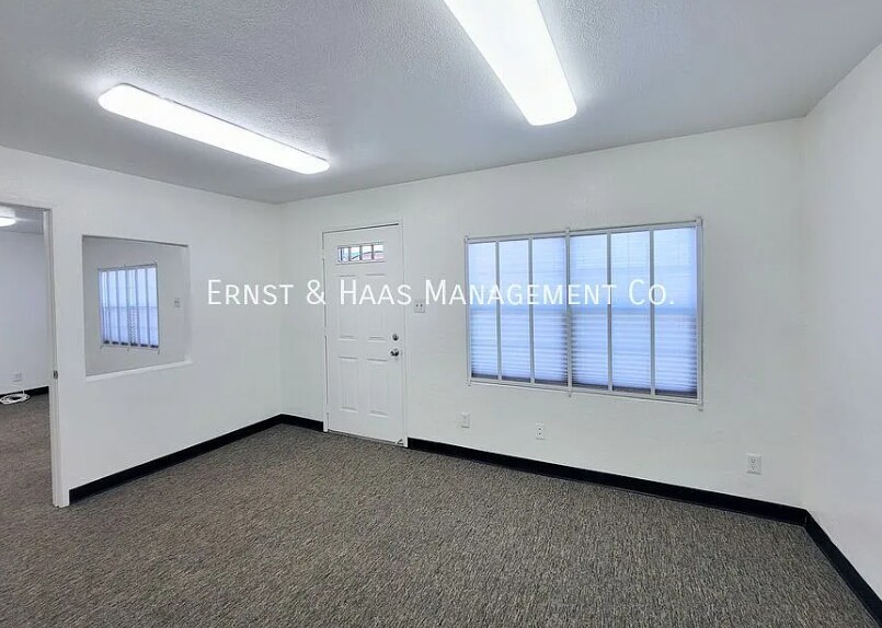 More Photos Of 5540 Atlantic Ave, Long Beach Office Residential For Lease