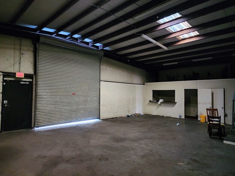 More Photos Of 1809 Fulton Ave, Albany Warehouse For Lease