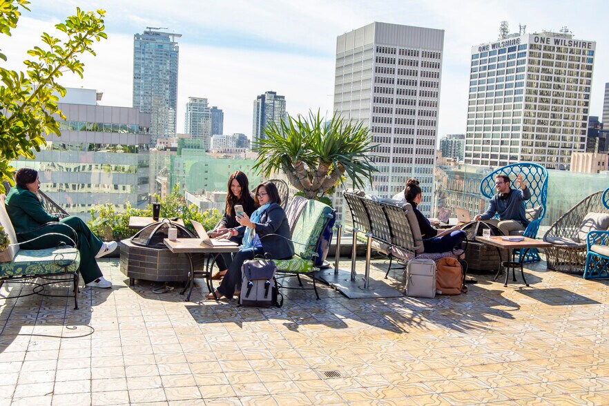 More Photos Of 448 S Hill St, Los Angeles Loft Creative Space For Lease