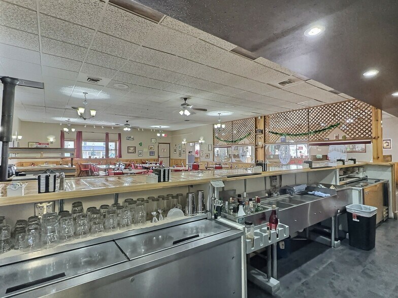 More Photos Of 203 E Cleveland St, Sundance Storefront Retail Office For Sale