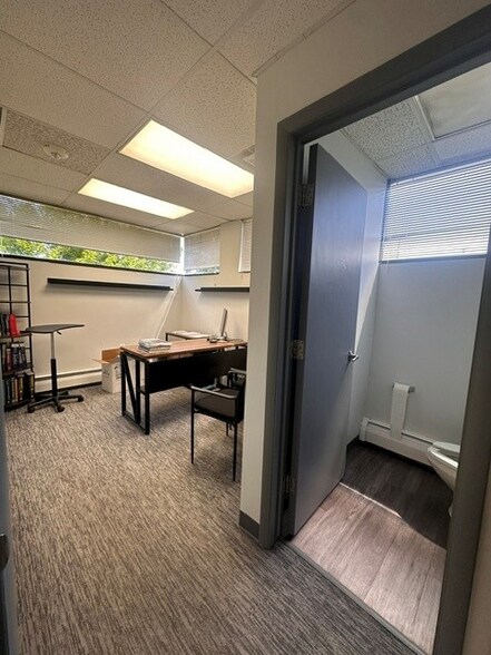 More Photos Of 23133 Orchard Lake Rd, Farmington Medical For Lease