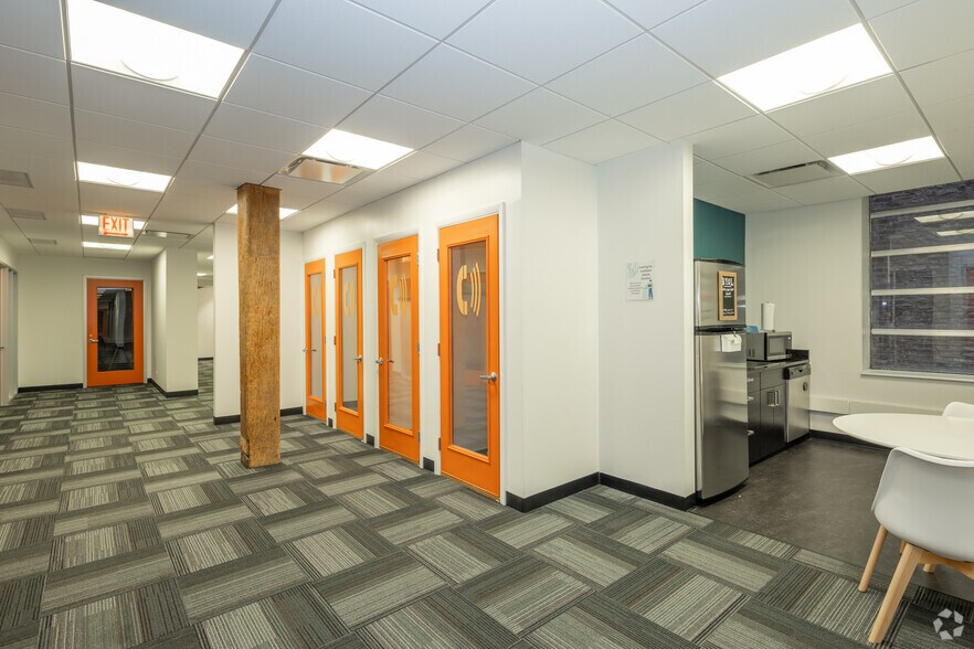 More Photos Of 73 W Monroe St, Chicago Coworking Space