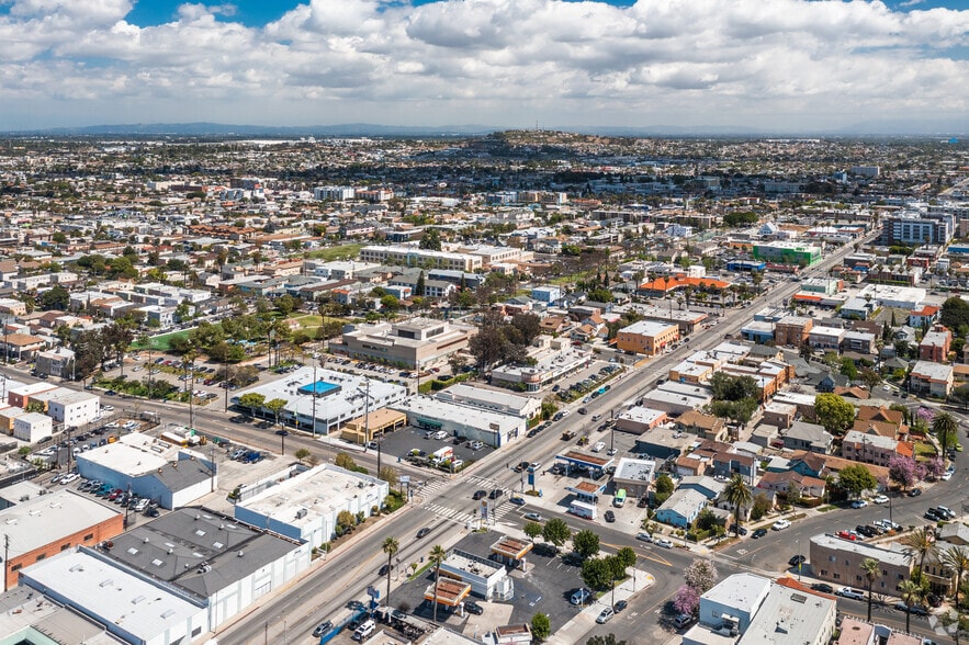 More Photos Of 439 W Anaheim St, Long Beach Freestanding For Sale