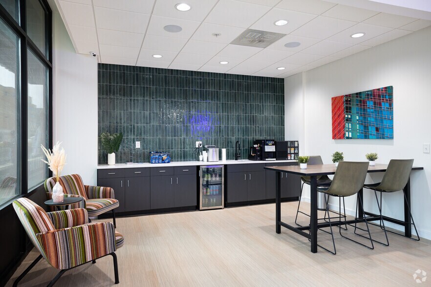 More Photos Of 3949 Lindell Blvd, Saint Louis Apartments For Lease