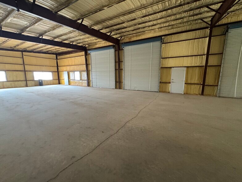 More Photos Of 112-120 Cove Harbor North, Rockport Warehouse For Lease