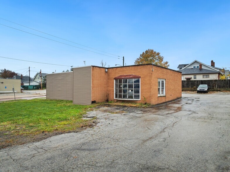 More Photos Of 5222 Ridge Rd, Parma Restaurant For Lease