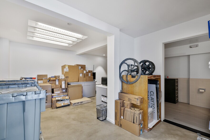 More Photos Of 1033-1037 Polk St, San Francisco Loft Creative Space For Lease