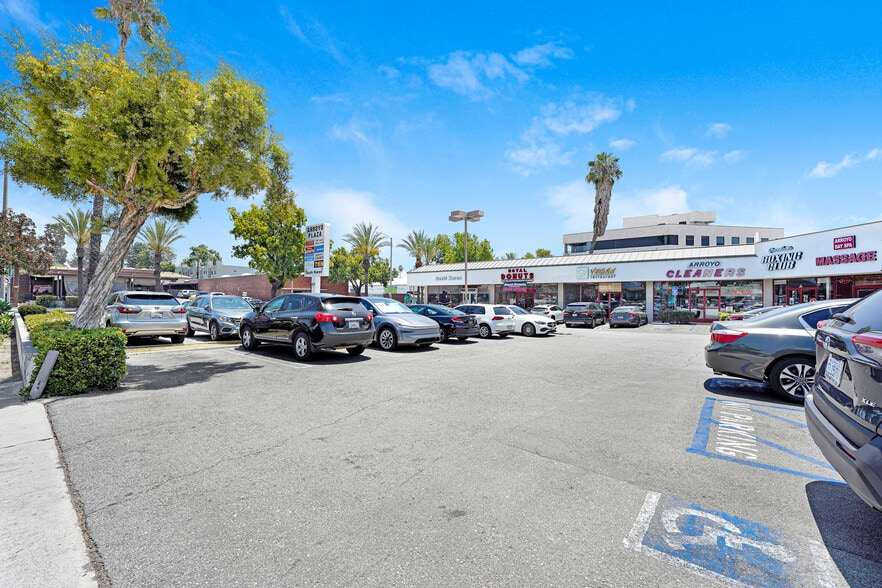 More Photos Of 633 S Arroyo Pky, Pasadena Storefront For Lease