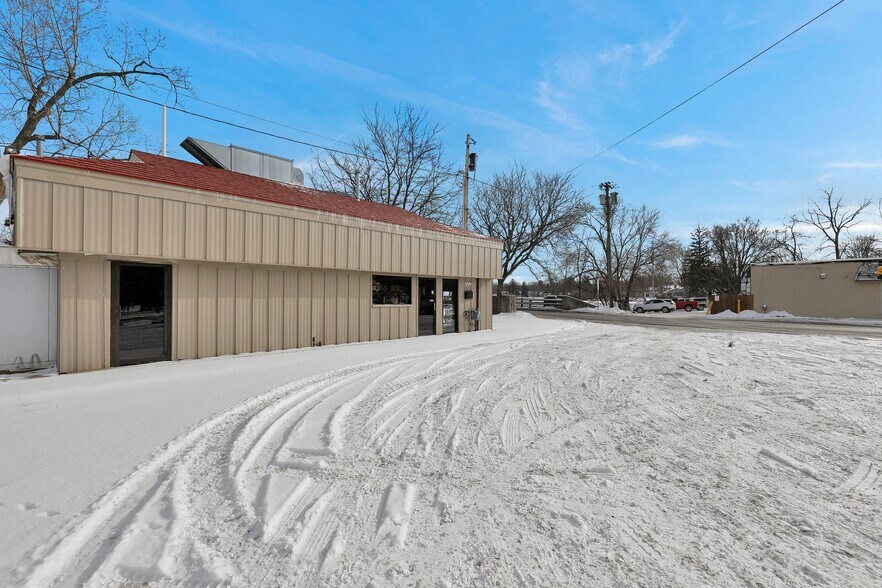 More Photos Of 323 S Main St, Eaton Rapids Freestanding For Sale