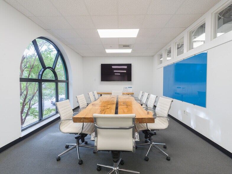 More Photos Of 950 N Washington St, Alexandria Coworking Space