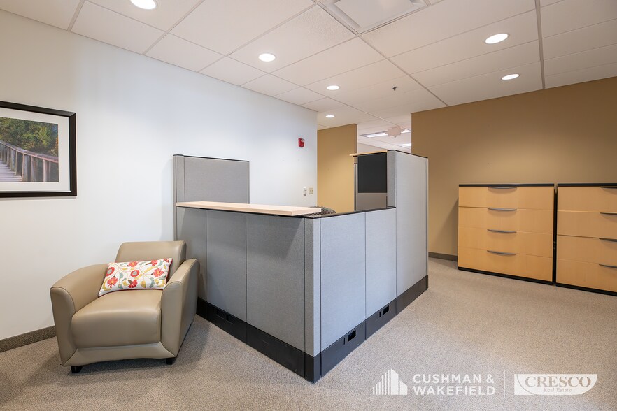 More Photos Of 3380 Brecksville Rd, Richfield Office For Lease