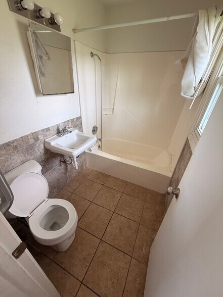 More Photos Of 108 Pearl St, Bedford Hotel For Sale