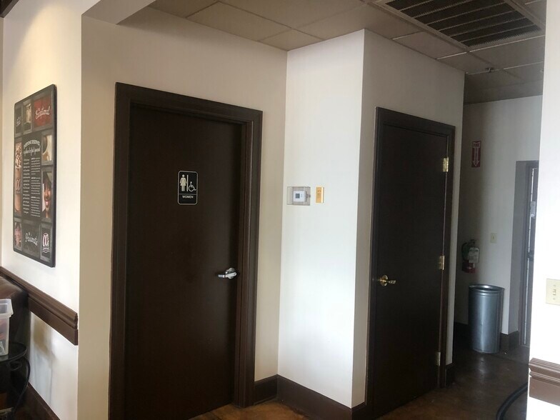 More Photos Of 3930 Burbank Dr, Baton Rouge Fast Food For Lease