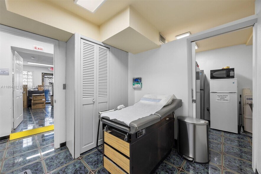 More Photos Of 401 E Oakland Park Blvd, Fort Lauderdale Loft Creative Space For Sale