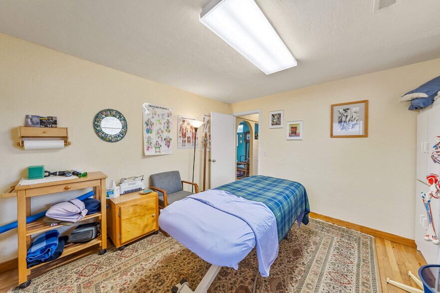 More Photos Of 1745 Ashland St, Ashland Medical For Sale