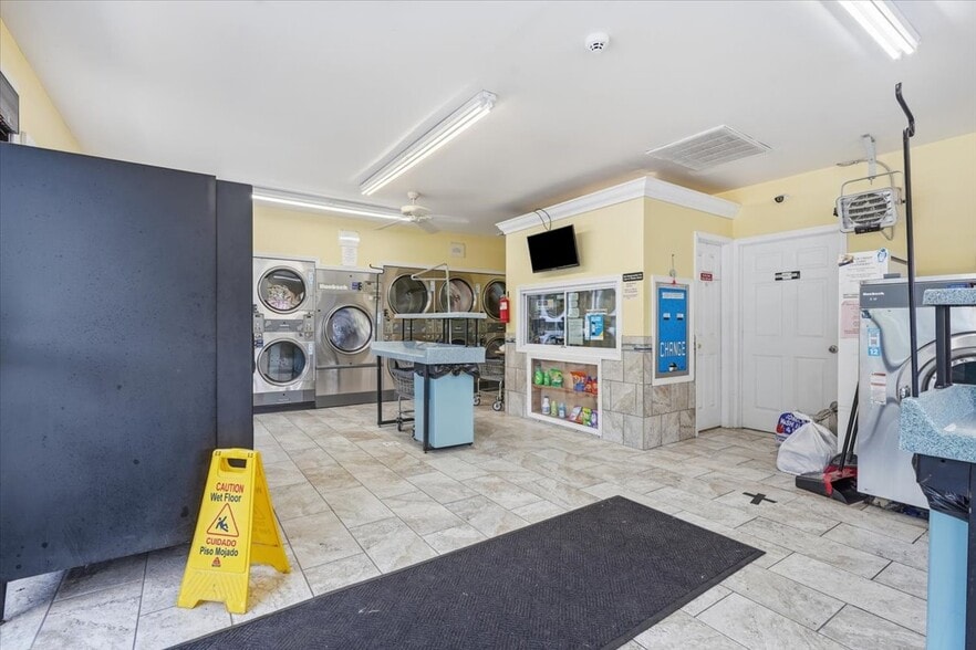 More Photos Of 44 Welwood Ave, Hawley Freestanding For Sale