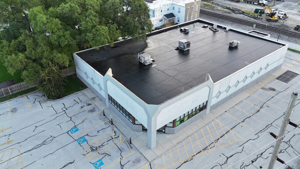 More Photos Of 306 W Water St, Oak Harbor Drugstore For Lease