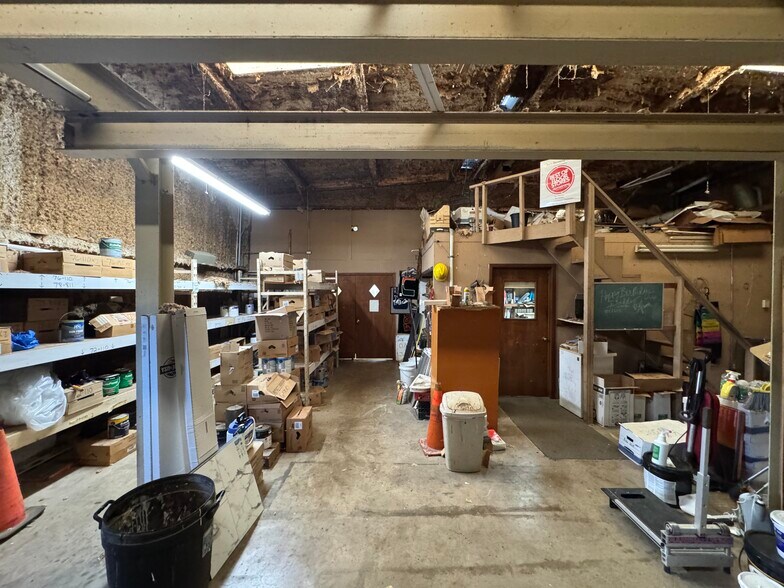 More Photos Of 1900 Crockett Rd, Palestine Storefront For Sale