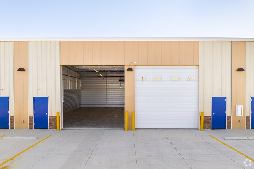 More Photos Of 4911 W 58th Ave, Arvada Warehouse For Lease