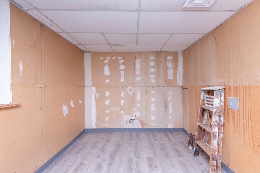 More Photos Of 253 Garth Rd, Scarsdale Medical For Sale