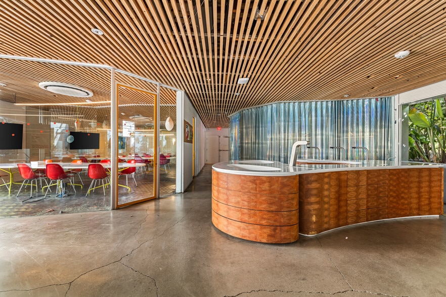 More Photos Of 1370 N St Andrews Pl, Los Angeles Office For Sale