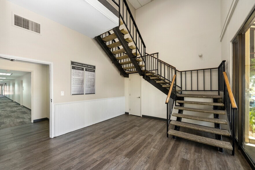 More Photos Of 595 W Lambert Rd, Brea Loft Creative Space For Lease