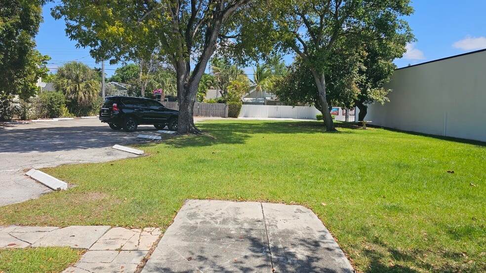 More Photos Of 202 N Federal Hwy, Lake Worth Restaurant For Lease