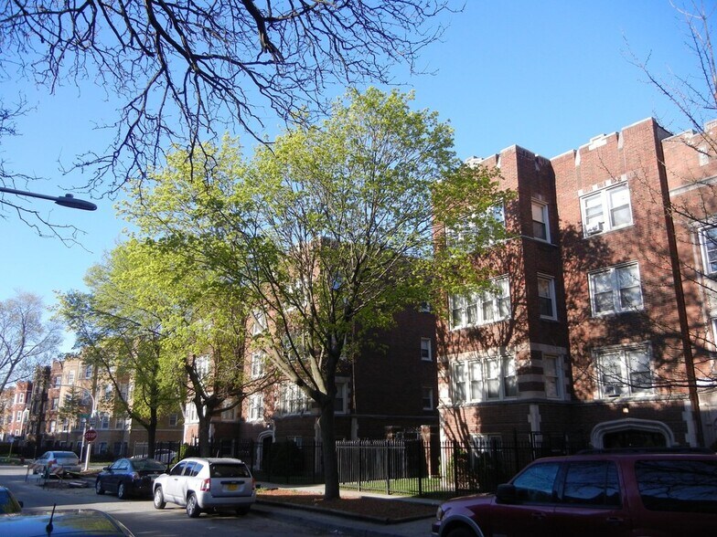 More Photos Of 7648 S Phillips Ave, Chicago Apartments For Sale