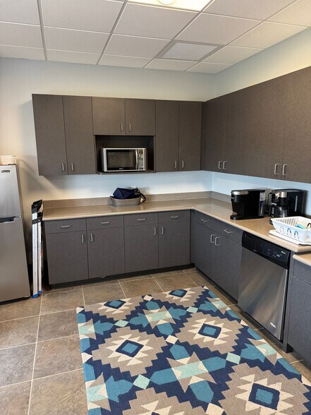 More Photos Of 2421 Earl Rudder Fwy S, College Station Office For Lease