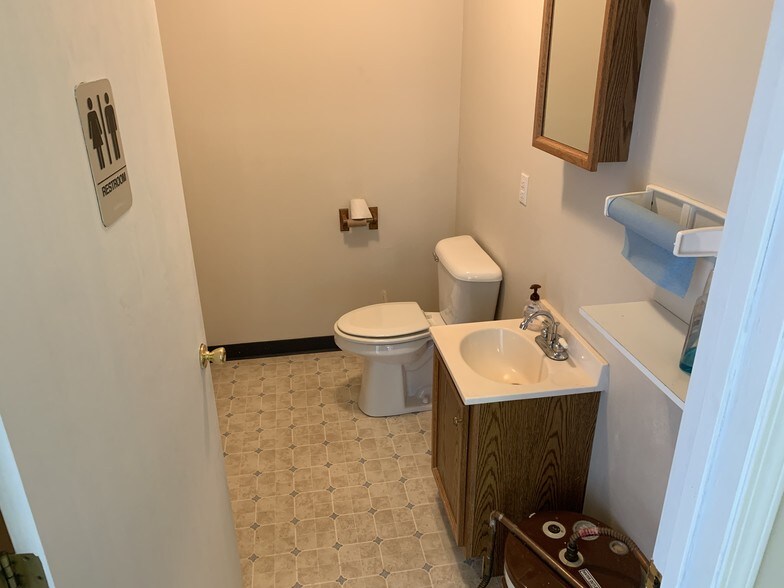 More Photos Of 3101-3121 Kintzley Ct, Laporte Storefront Retail Office For Lease