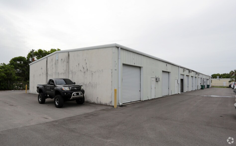 More Photos Of 1133 Industrial Blvd, Naples Manufacturing For Lease