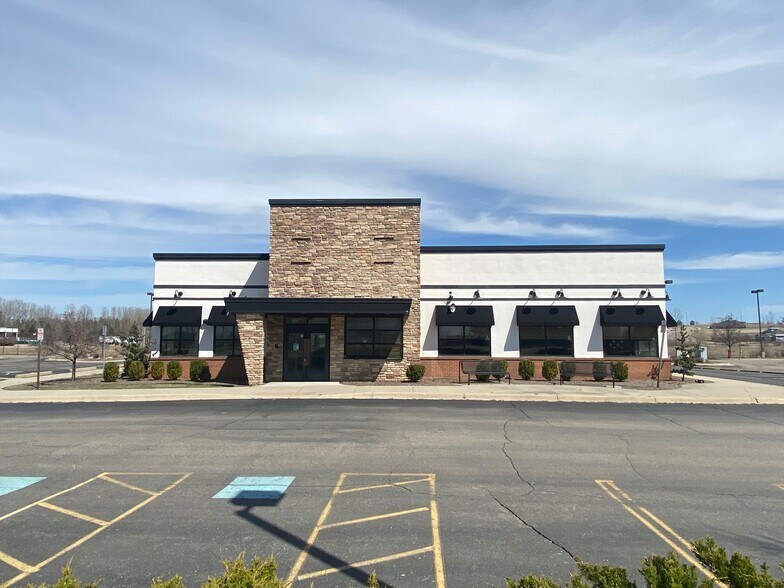 More Photos Of 860-980 N Lapeer Rd, Oxford Unknown For Lease