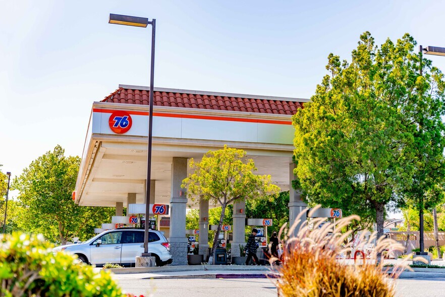 More Photos Of 40930-41090 California Oaks Rd, Murrieta Unknown For Lease