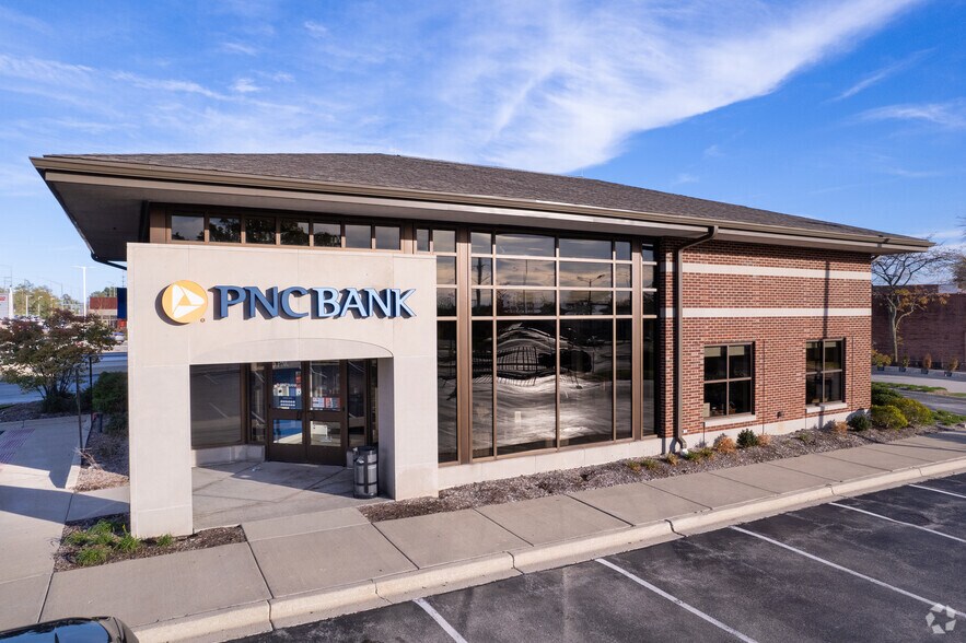 More Photos Of 405-493 Lake Cook Rd, Deerfield Storefront For Lease