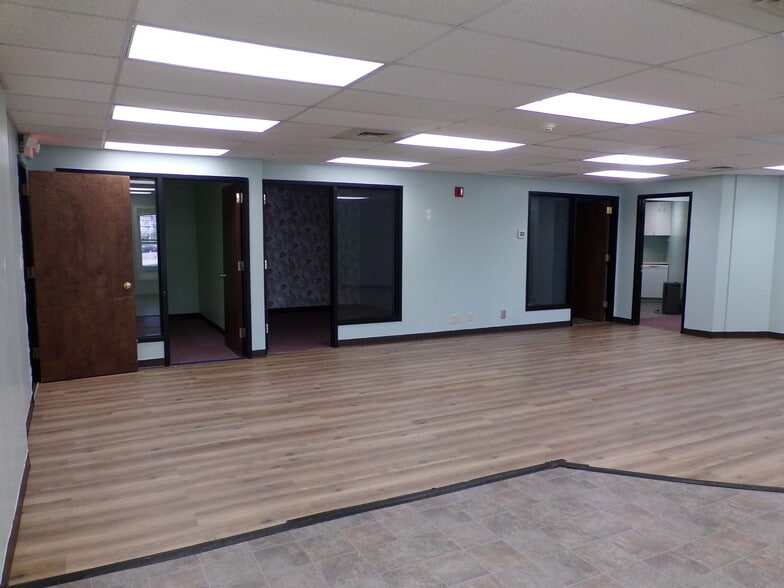 More Photos Of 401 Gilford Ave, Gilford Office For Lease
