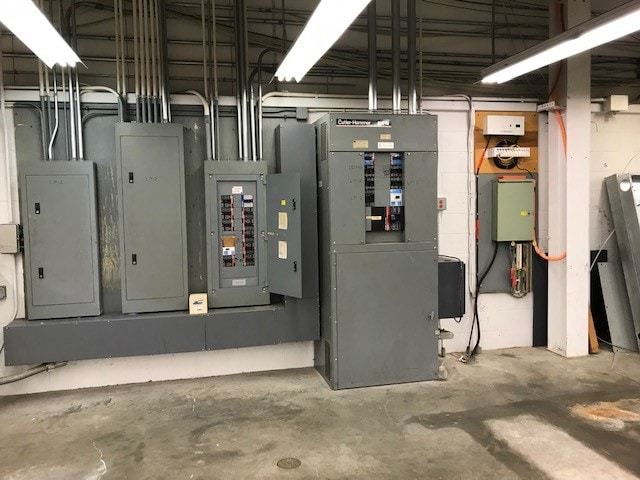 More Photos Of 63 Neck Rd, Haverhill Light Manufacturing For Lease