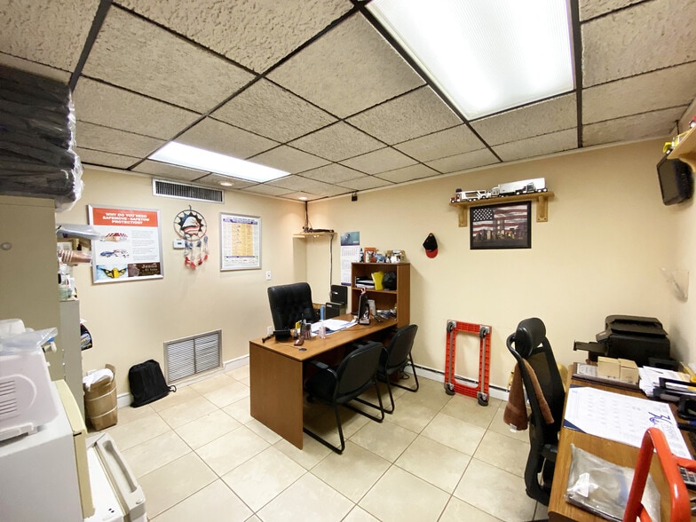 More Photos Of 5571 NW 84th Ave, Miami Warehouse For Lease