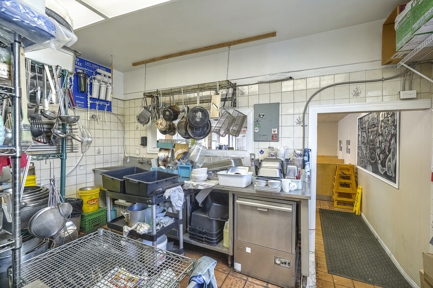 More Photos Of 369 Keele St, Toronto Restaurant For Lease