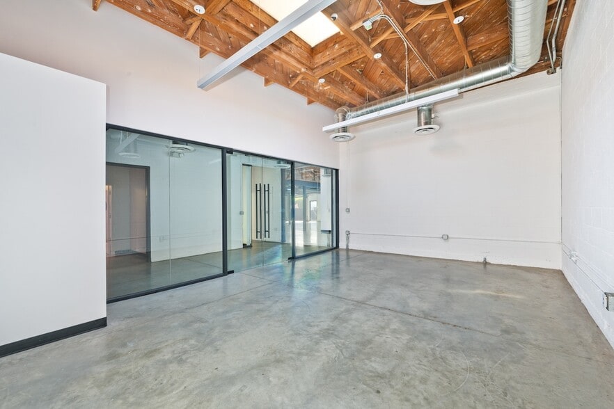 More Photos Of 4310-4312 W Jefferson Blvd, Los Angeles Loft Creative Space For Sale
