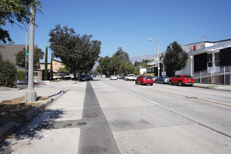 More Photos Of 1429 N Fair Oaks Ave, Pasadena Religious Facility For Sale