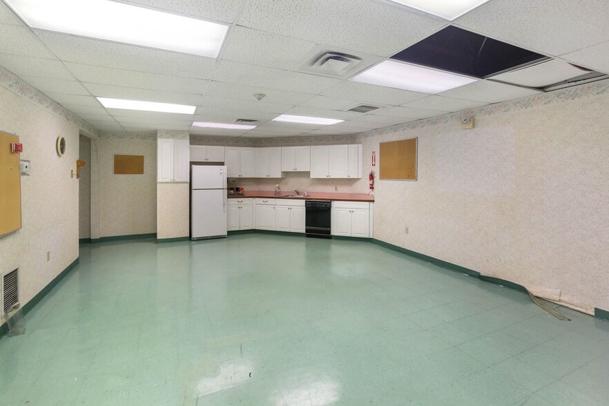 More Photos Of 1 N Main St, Webster Bank For Sale