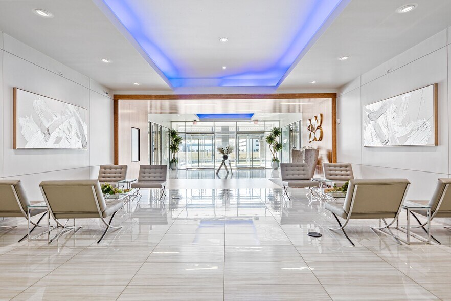 More Photos Of 2550 N Loop Fwy W, Houston Office For Lease