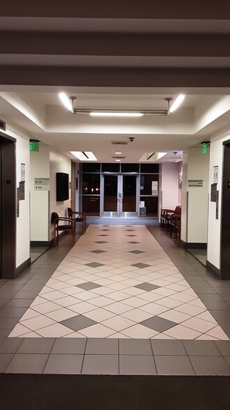 More Photos Of 10515 Balboa Blvd, Granada Hills Medical For Lease