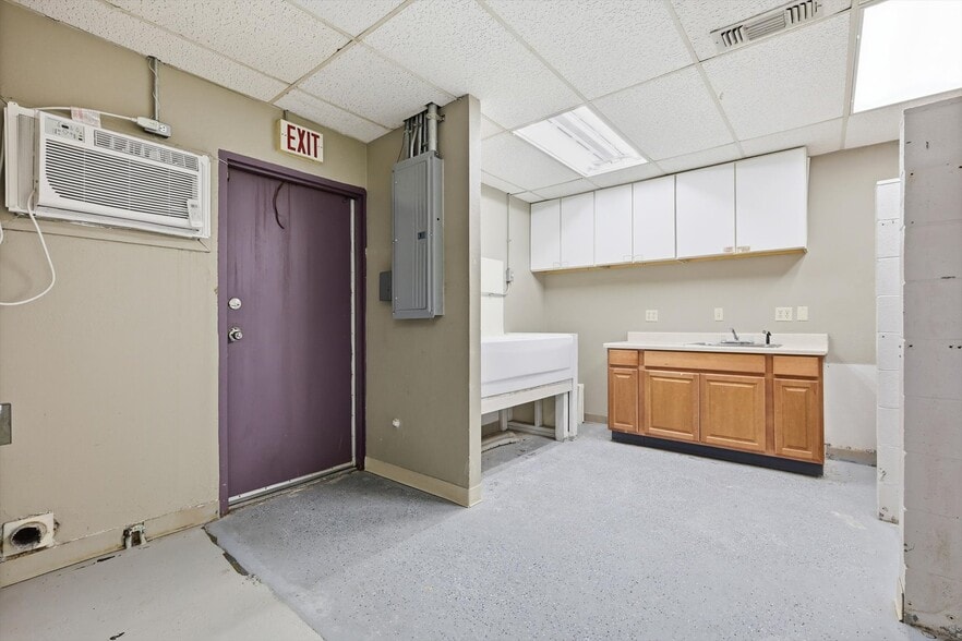 More Photos Of 2141-2149 W Park Blvd, Plano Unknown For Lease