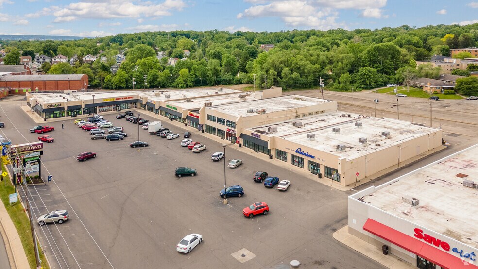 More Photos Of 4141-4255 N Main St, Dayton Unknown For Lease