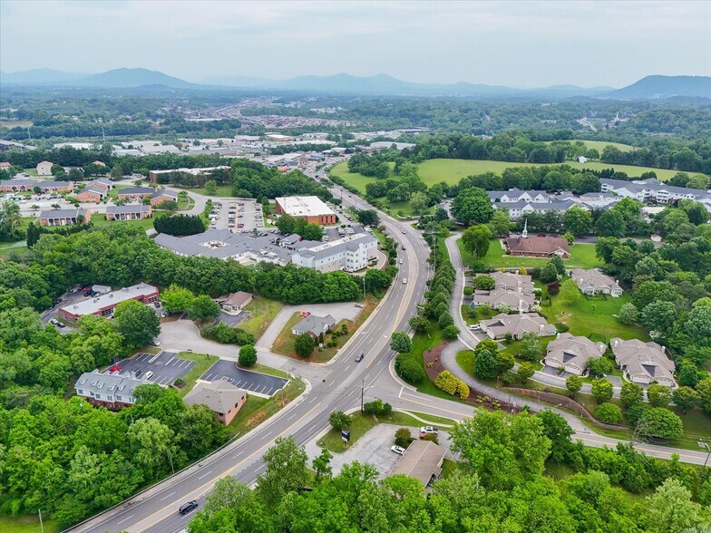 More Photos Of 4002 Brandon Ave SW, Roanoke General Retail For Sale