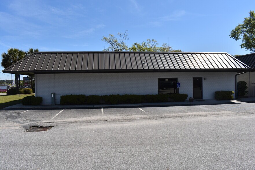 More Photos Of 2175 Ashley Phosphate Rd, Charleston Unknown For Lease
