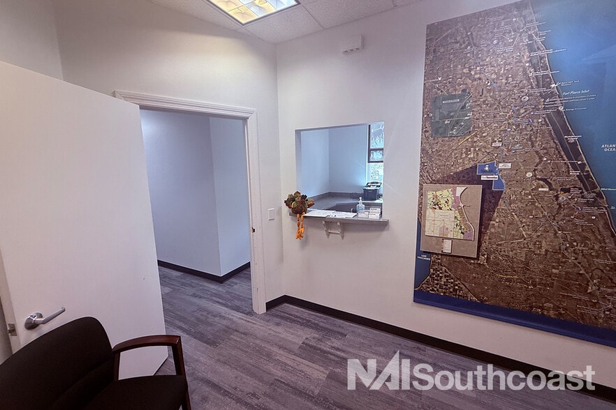More Photos Of 10451 SW Village Center Dr, Port Saint Lucie Unknown For Lease