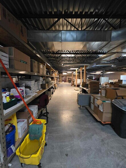 More Photos Of 11717 IL-37, Marion Flex For Sale